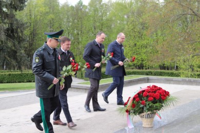 Работники Комитета госконтроля почтили память погибших в лагере смерти «Тростенец»