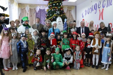 Работники Комитета госконтроля поздравили с новогодними праздниками воспитанников Вилейской специальной общеобразовательной школы-интерната