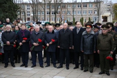 Руководители КГК Гродненской области и областного УДФР приняли участие в церемонии открытия памятника генералу Алексею Антонову
