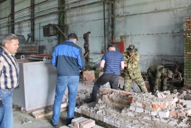 Работники Комитета госконтроля Витебской области и финансовой милиции приняли участие в субботнике в Орше