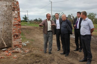 Леонид Анфимов проинспектировал ход выполнения работ по ликвидации последствий урагана в Шарковщинском районе