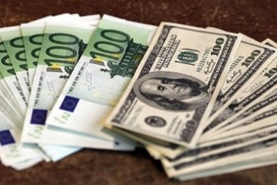В течение полугода житель Лунинца занимался незаконным обменом валюты, получив от этой деятельности доход в размере 32,8 тыс. рублей