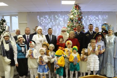 Vasily Gerasimov congratulated the children of the orphanage No. 3 in Minsk on New Year and Christmas holidays