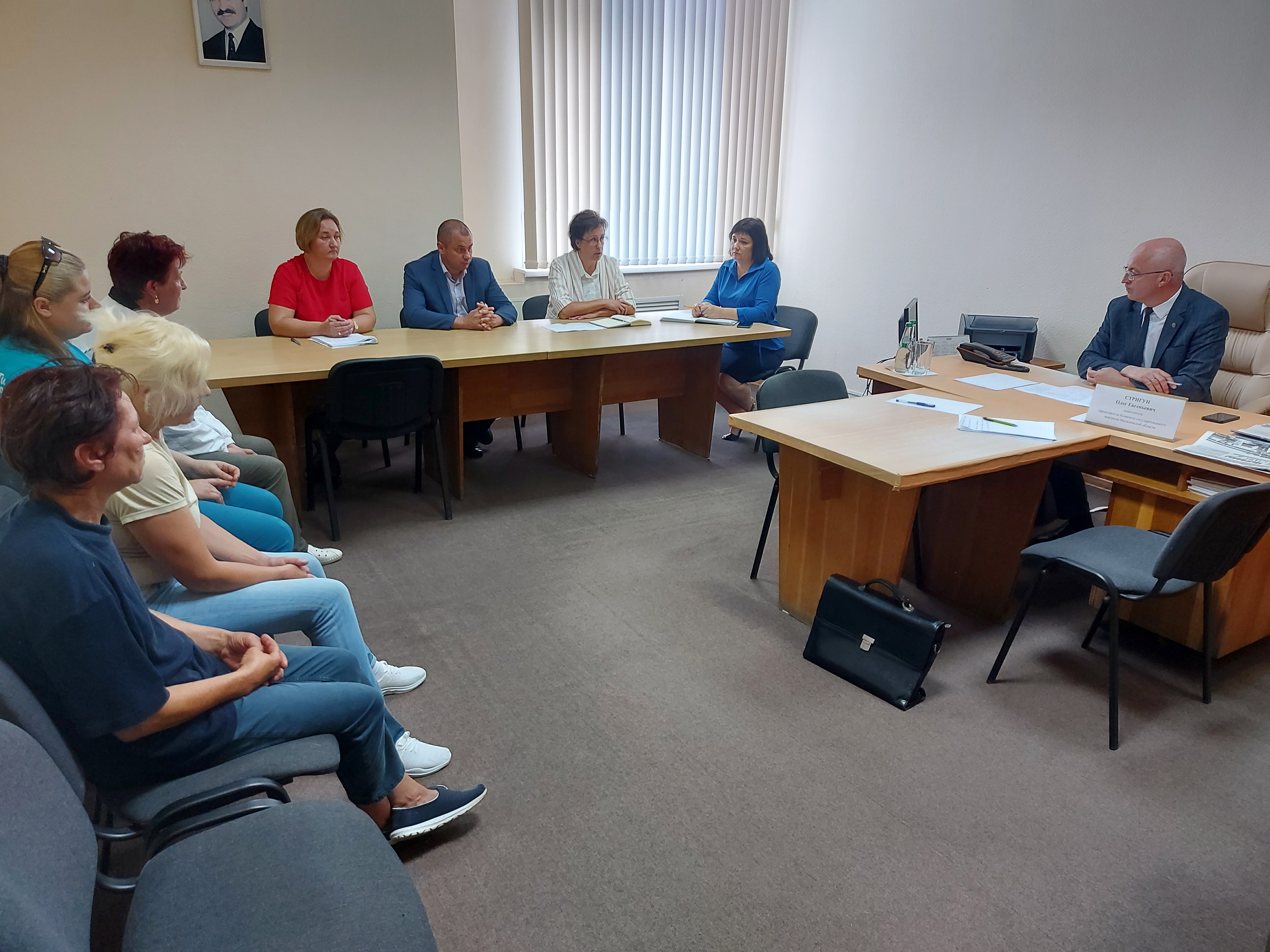 «Прямая телефонная линия» и прием граждан по личным вопросам в Краснопольском районе.