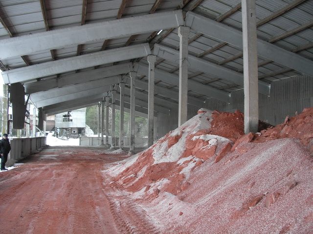 В трех хозяйствах Гомельской области выявлены факты бесхозяйственности при хранении минеральных удобрений
