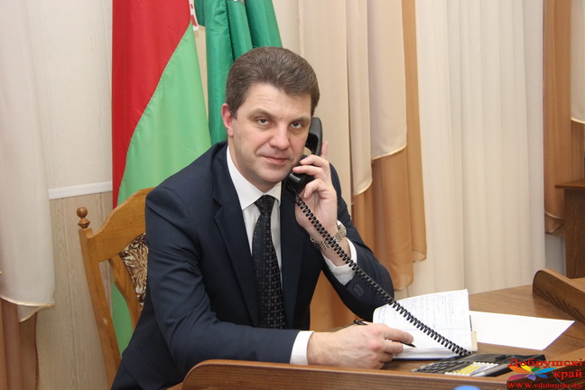 Заместитель Председателя КГК Республики Беларусь Владимир Кухарев провел в Добруше личный прием граждан и «прямую телефонную линию»
