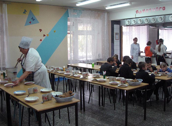 Комитет госконтроля Гомельской области выявил нарушения и недостатки в организации питания учащихся в учреждениях общего среднего образования, а также резервы для повышения его качества