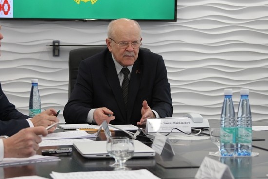 Леонид Анфимов принял участие в заседании Гродненского облисполкома и провел прямую телефонную линию