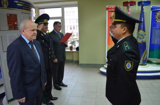 Chairman of the State Control Committee Leonid Anfimov handed state awards and new epaulettes to officers of financial police 
